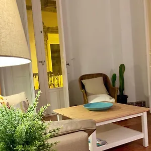Luz Y Sencillez En El Centro Histórico De Apartamento